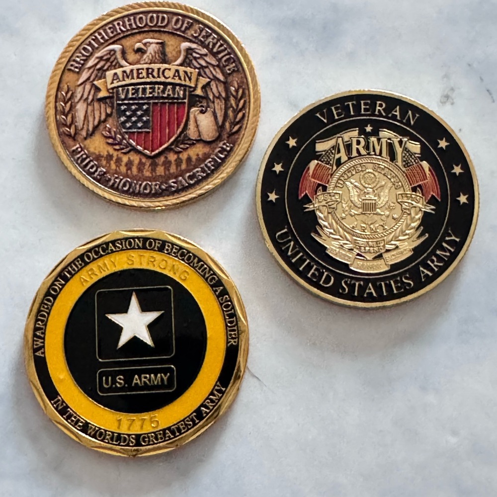 Army Veteran Commemorative Coin Set - Gold and Black